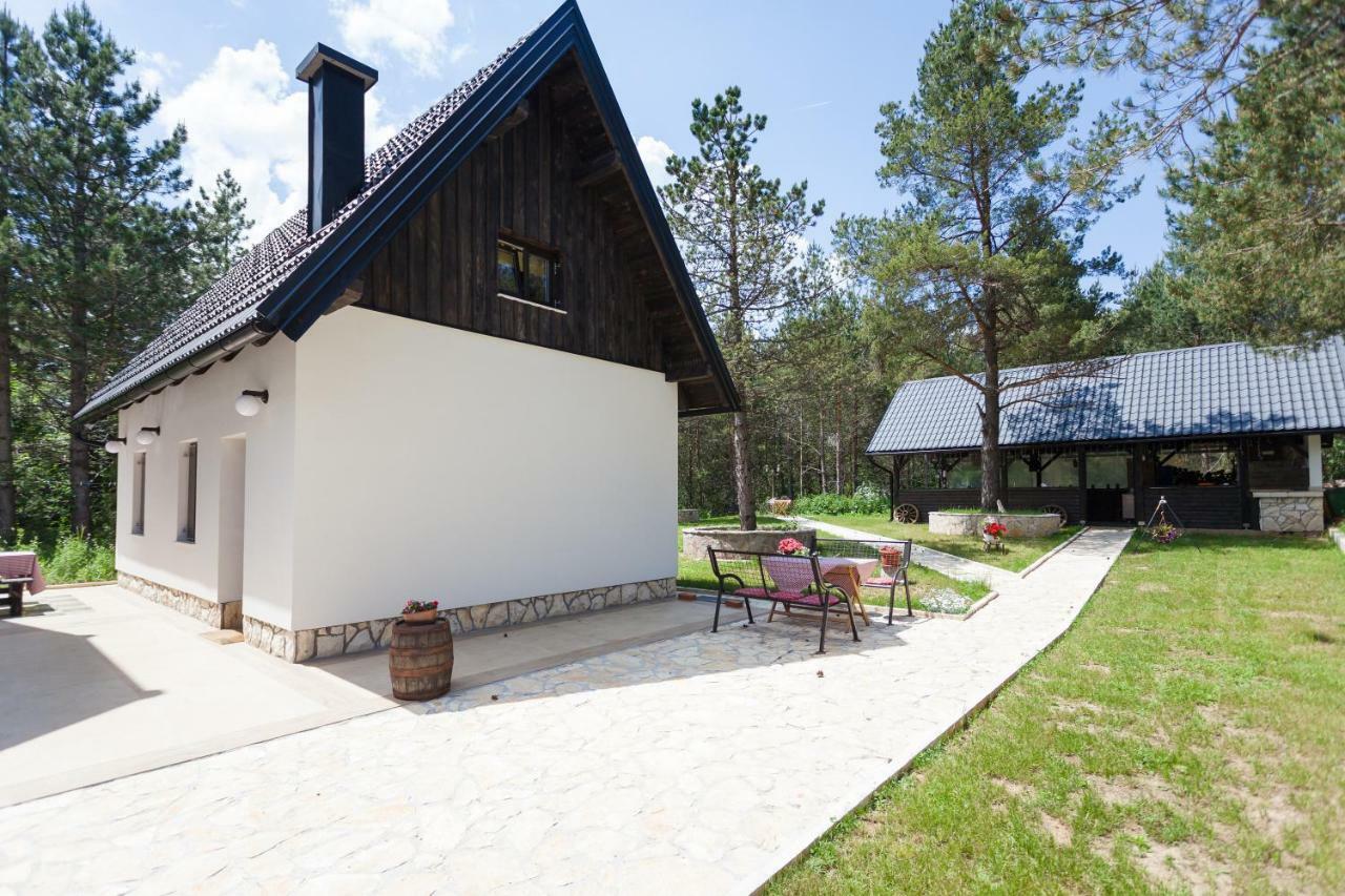 Guest house House Maka 4*